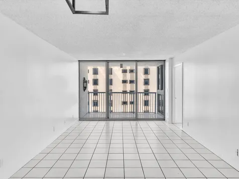 2655 Collins Avenue Miami Beach FL 33140
