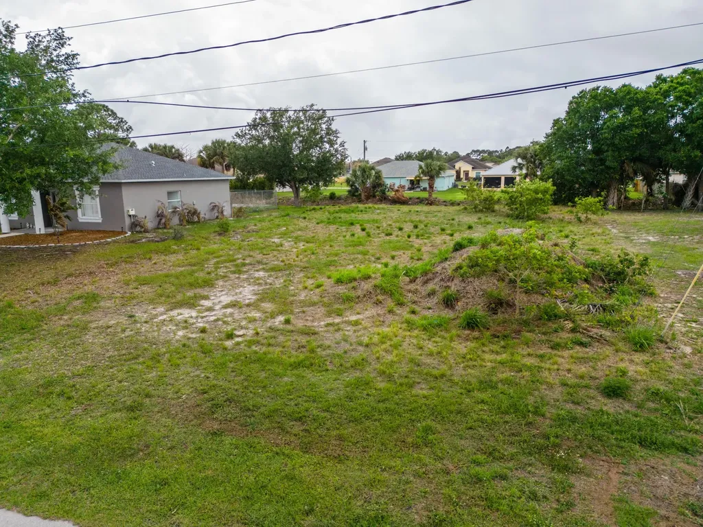 1110 SW Hunnicut Avenue Port St Lucie FL 34953