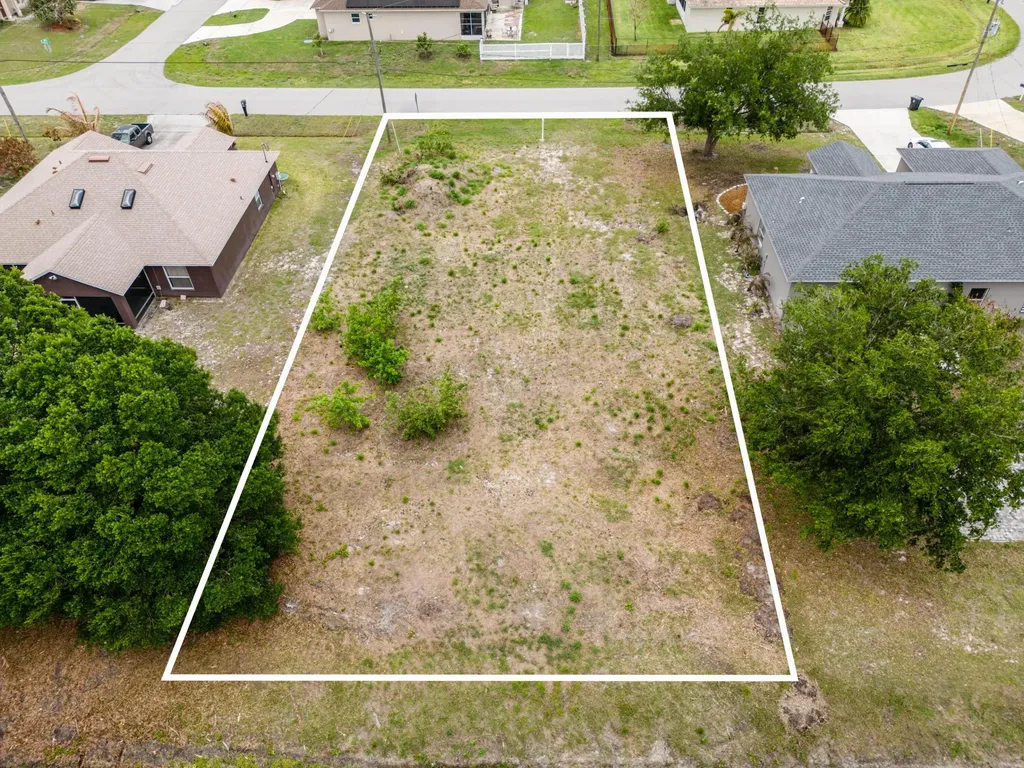 1110 SW Hunnicut Avenue Port St Lucie FL 34953