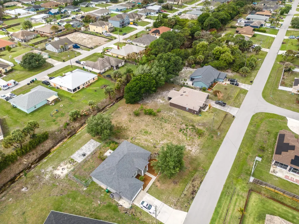 1110 SW Hunnicut Avenue Port St Lucie FL 34953