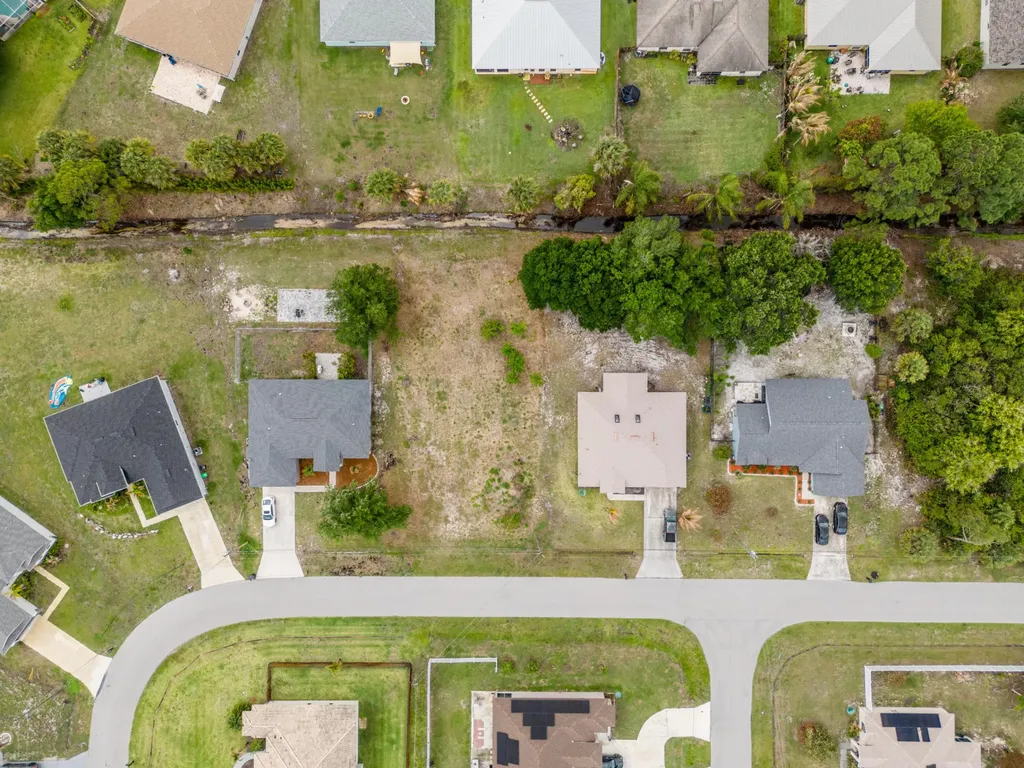 1110 SW Hunnicut Avenue Port St Lucie FL 34953