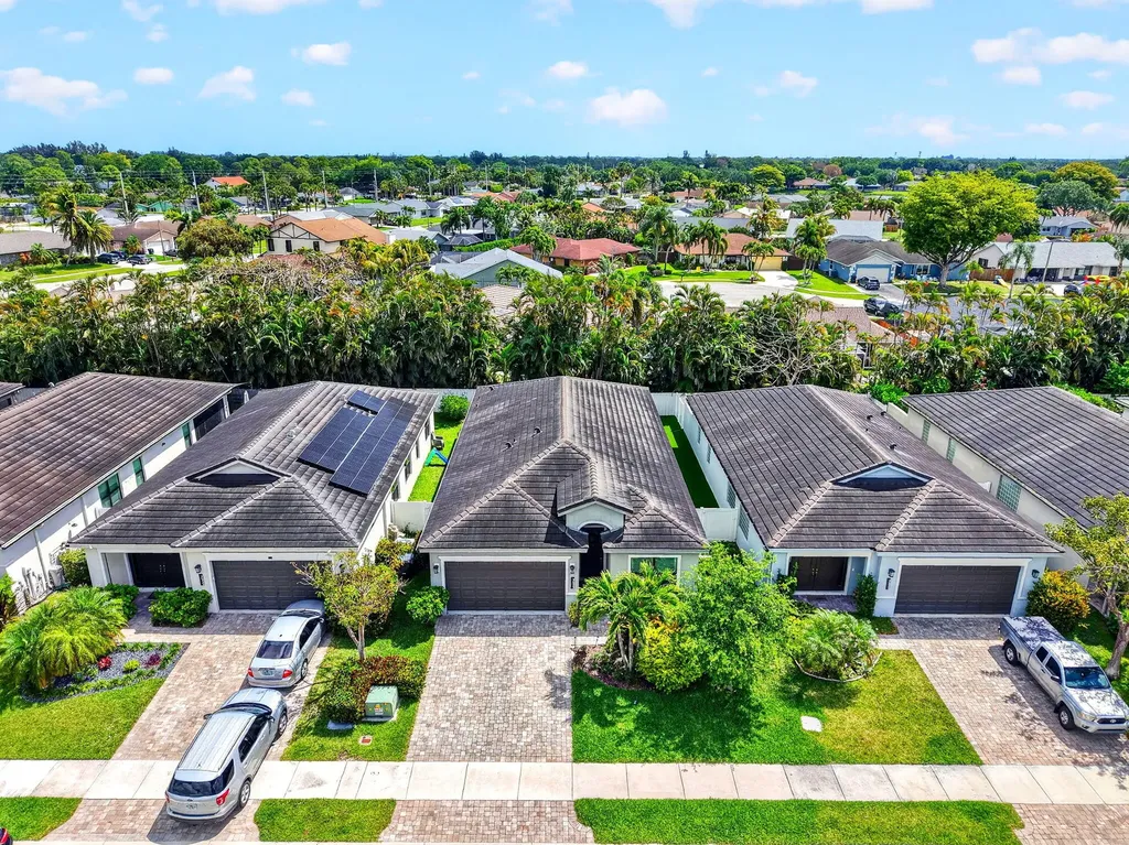 7527 Moonrise Drive Lake Worth FL 33467