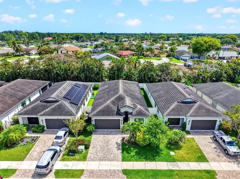 7527 Moonrise Drive Lake Worth FL 33467