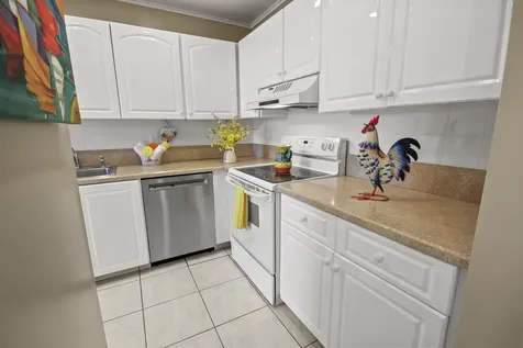 1421 NW 20th Avenue Delray Beach FL 33445