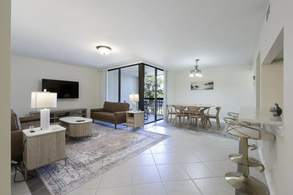 825 Egret Circle Delray Beach FL 33444