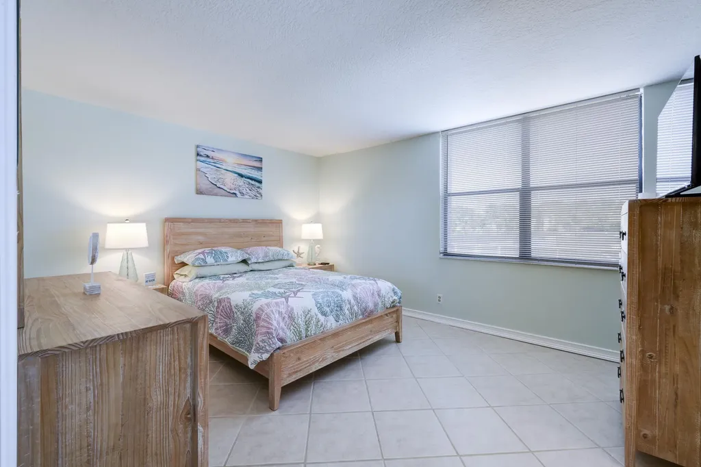 825 Egret Circle Delray Beach FL 33444