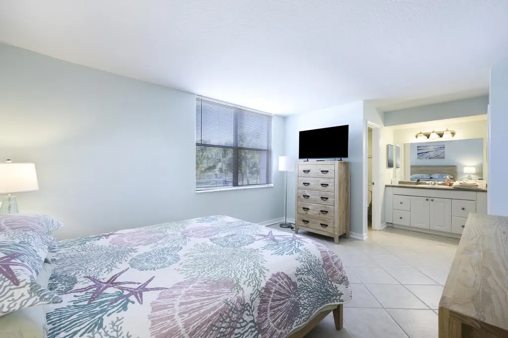 825 Egret Circle Delray Beach FL 33444