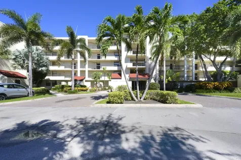 825 Egret Circle Delray Beach FL 33444