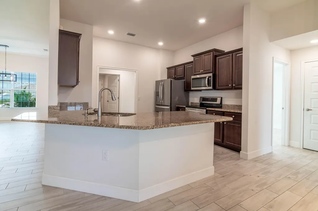1513 NE 43rd Terrace Cape Coral FL 33909