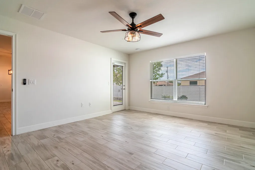 1513 NE 43rd Terrace Cape Coral FL 33909