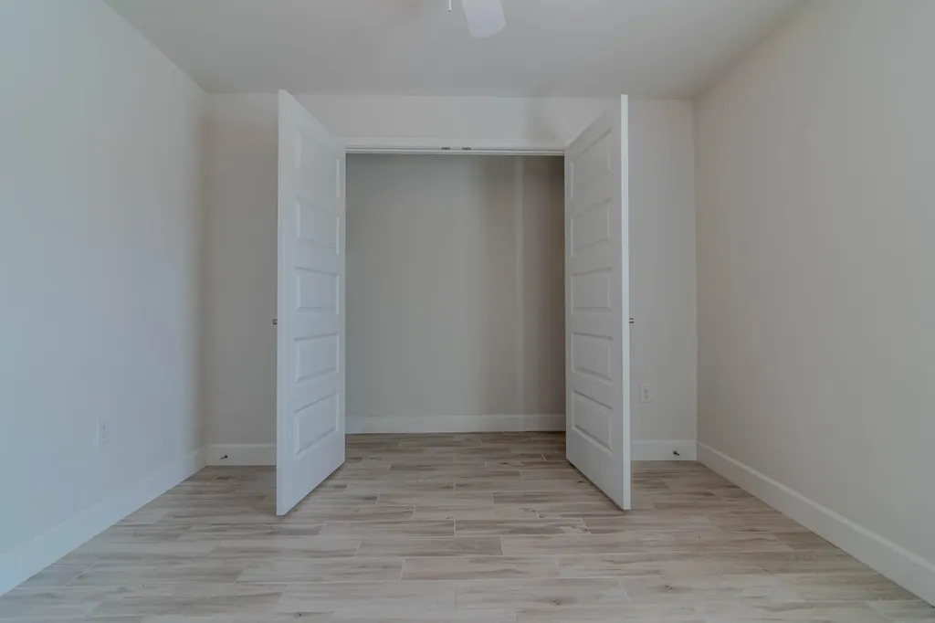 1513 NE 43rd Terrace Cape Coral FL 33909