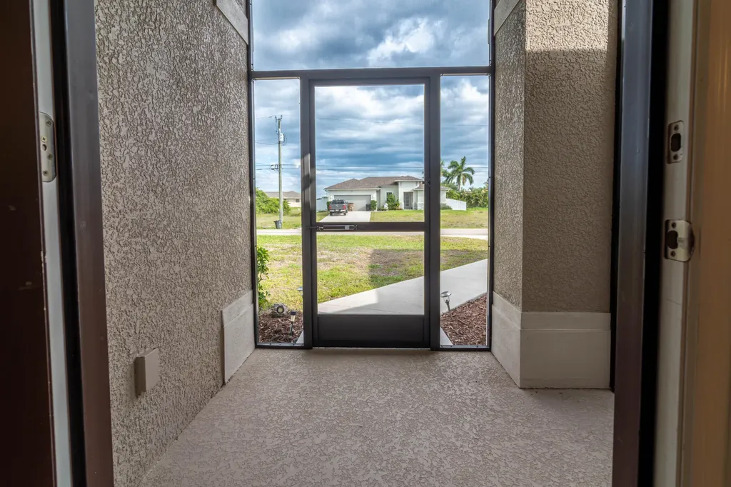 1513 NE 43rd Terrace Cape Coral FL 33909