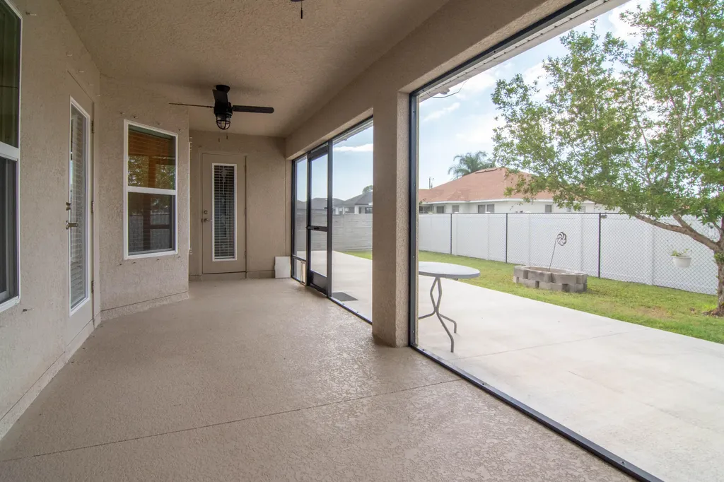1513 NE 43rd Terrace Cape Coral FL 33909
