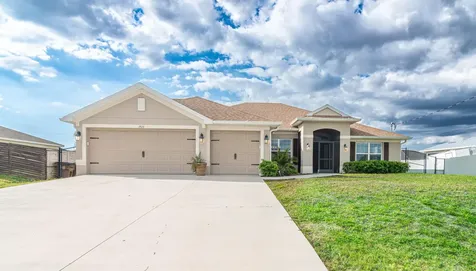 1513 NE 43rd Terrace Cape Coral FL 33909