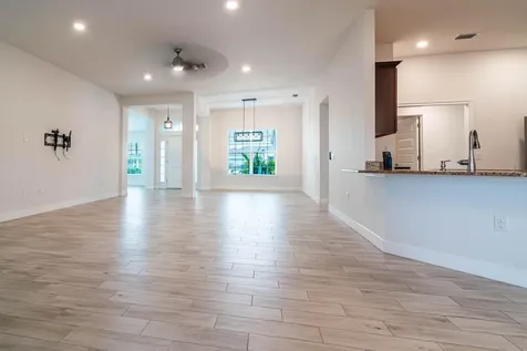 1513 NE 43rd Terrace Cape Coral FL 33909