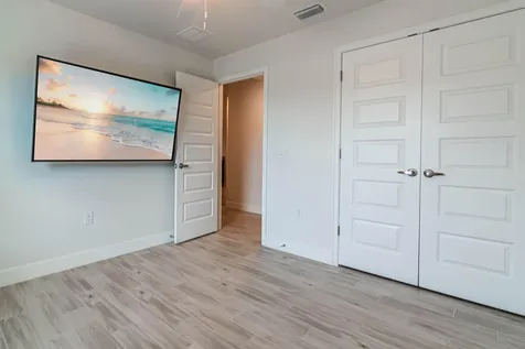 1513 NE 43rd Terrace Cape Coral FL 33909