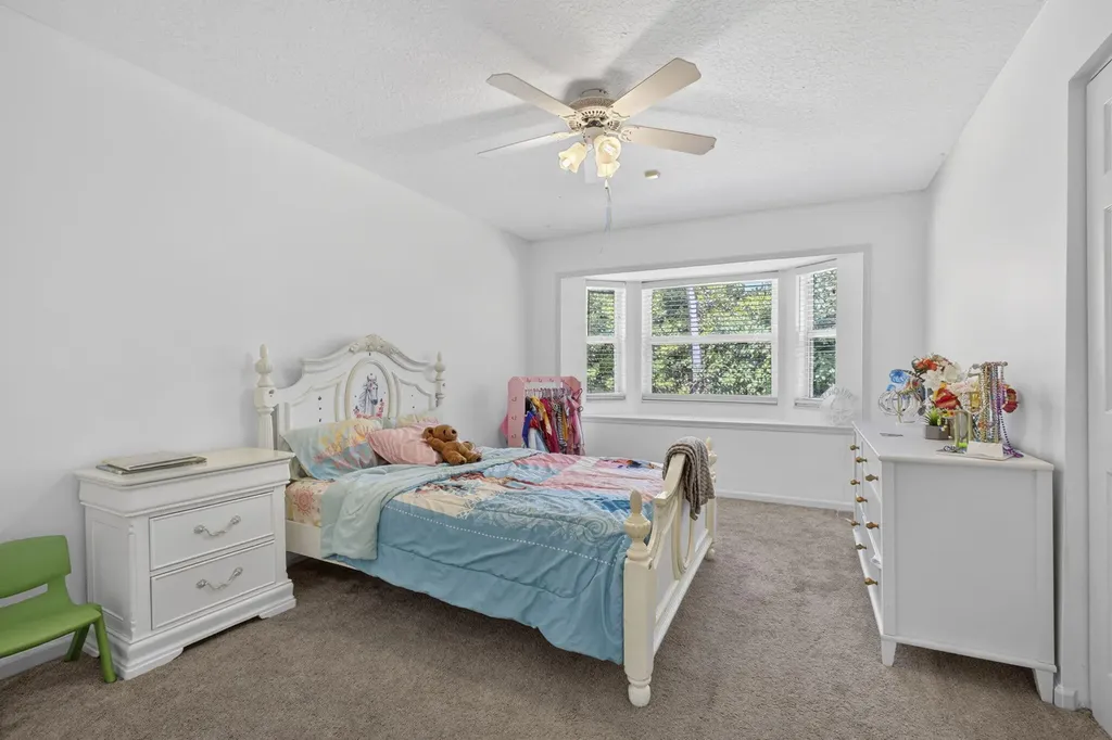15590 N 77th Place N The Acreage FL 33470