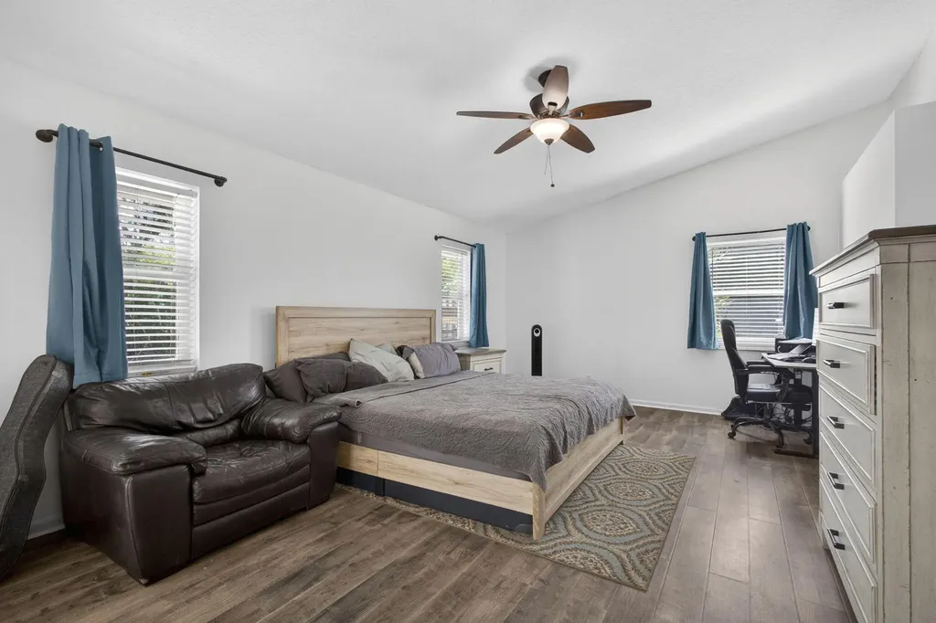 15590 N 77th Place N The Acreage FL 33470