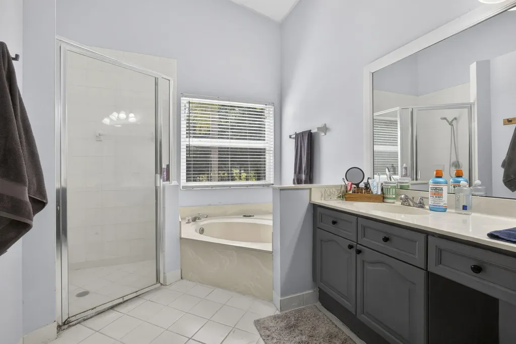 15590 N 77th Place N The Acreage FL 33470