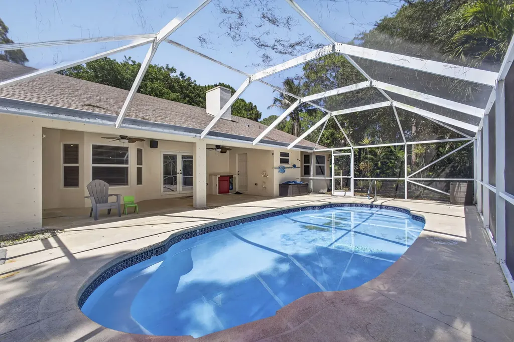 15590 N 77th Place N The Acreage FL 33470