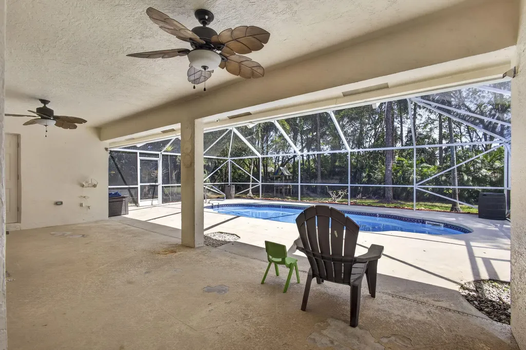 15590 N 77th Place N The Acreage FL 33470