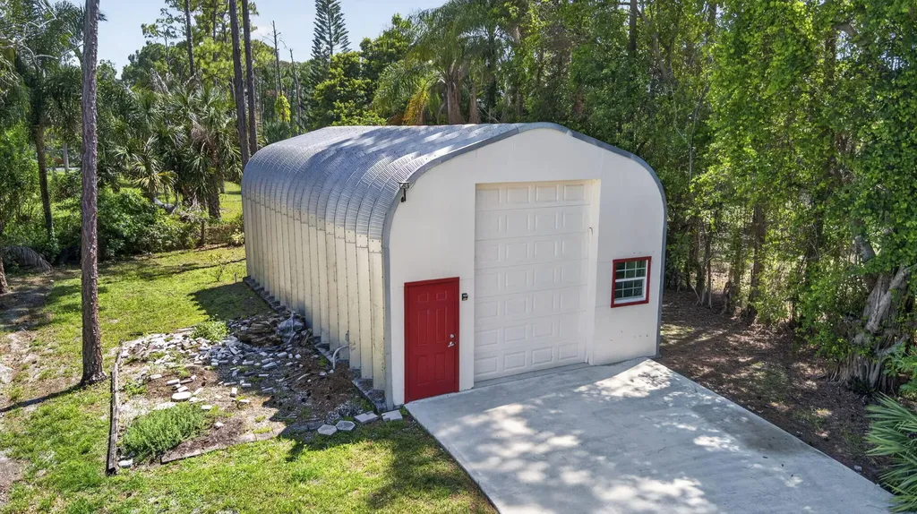 15590 N 77th Place N The Acreage FL 33470