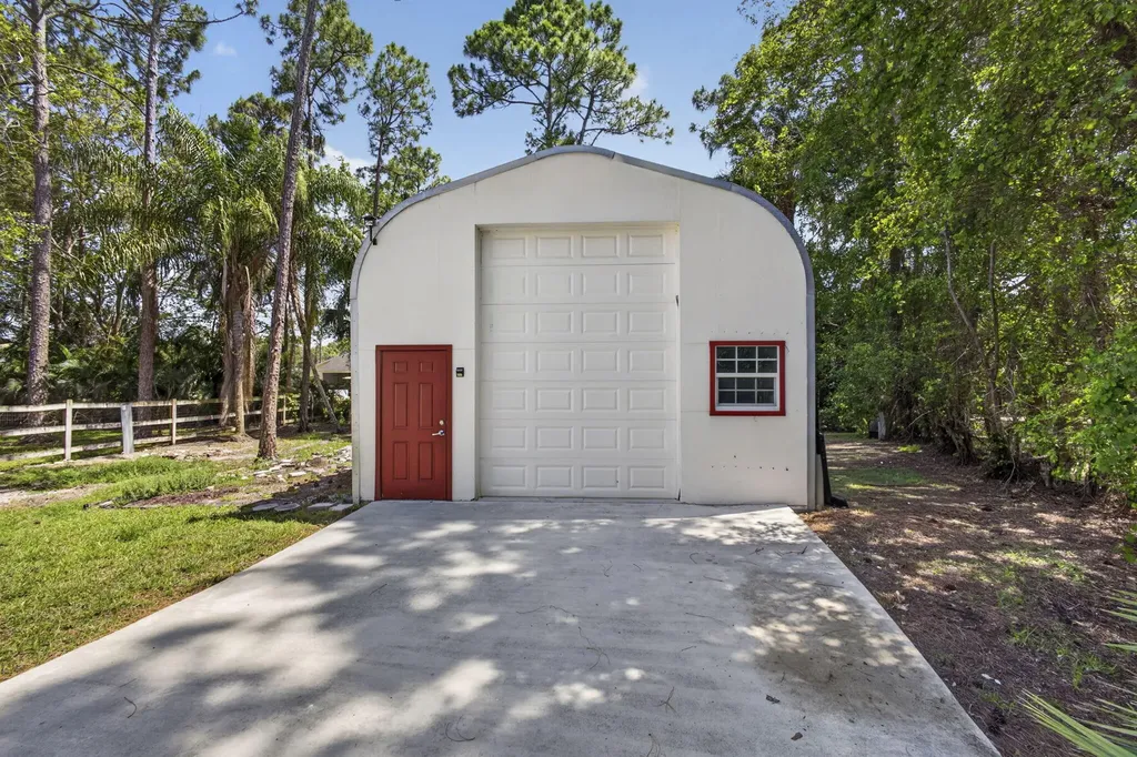 15590 N 77th Place N The Acreage FL 33470