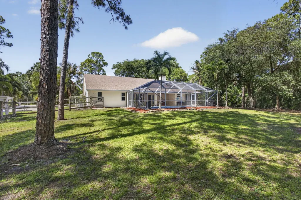 15590 N 77th Place N The Acreage FL 33470