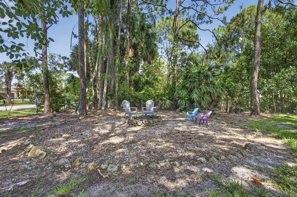 15590 N 77th Place N The Acreage FL 33470