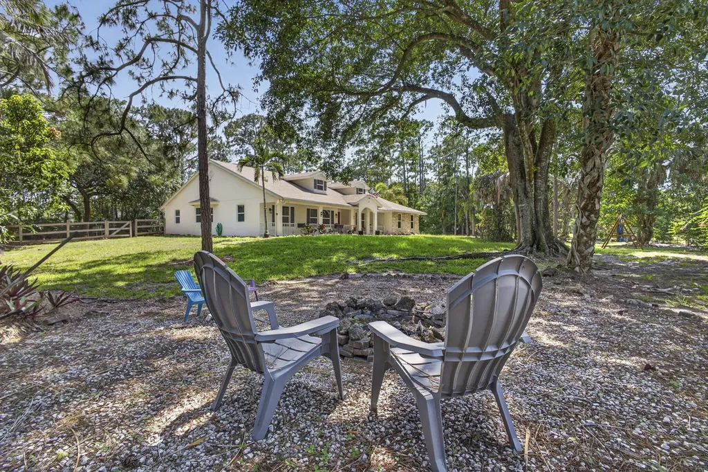 15590 N 77th Place N The Acreage FL 33470