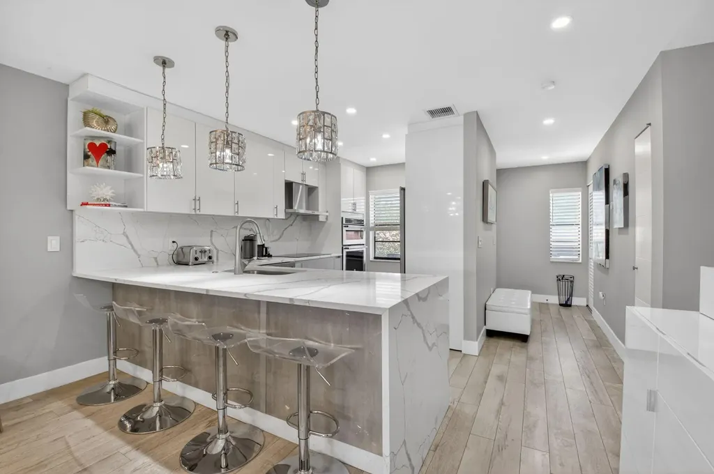 9299 Vista Del Lago Boca Raton FL 33428