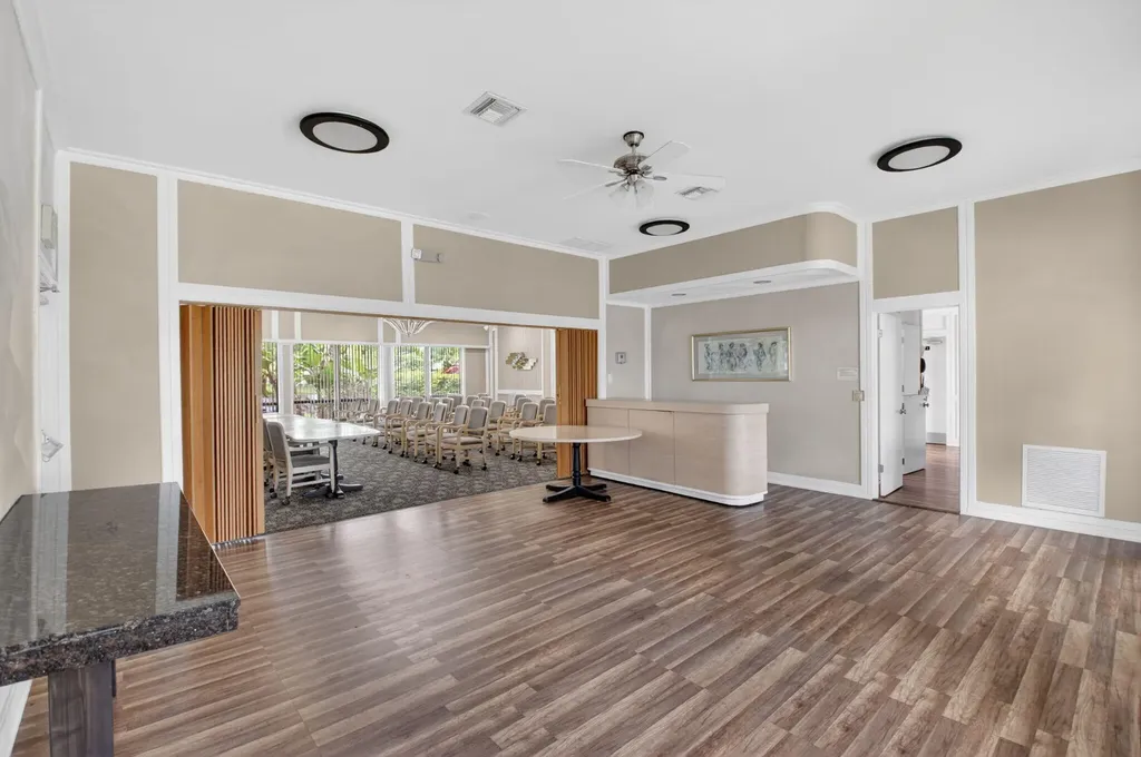 9299 Vista Del Lago Boca Raton FL 33428