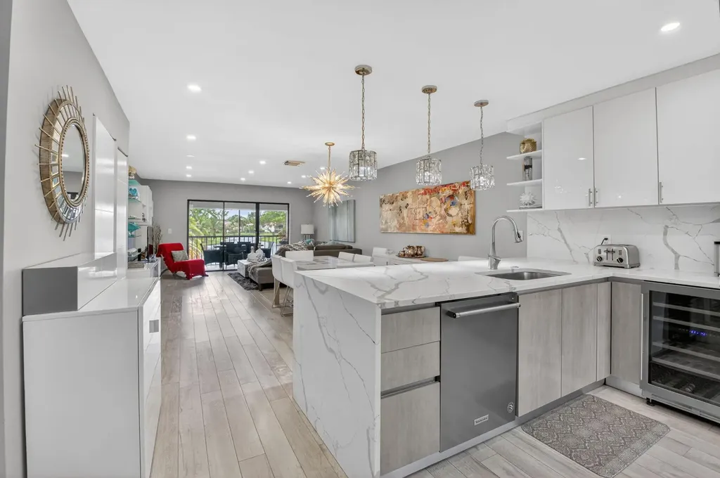 9299 Vista Del Lago Boca Raton FL 33428