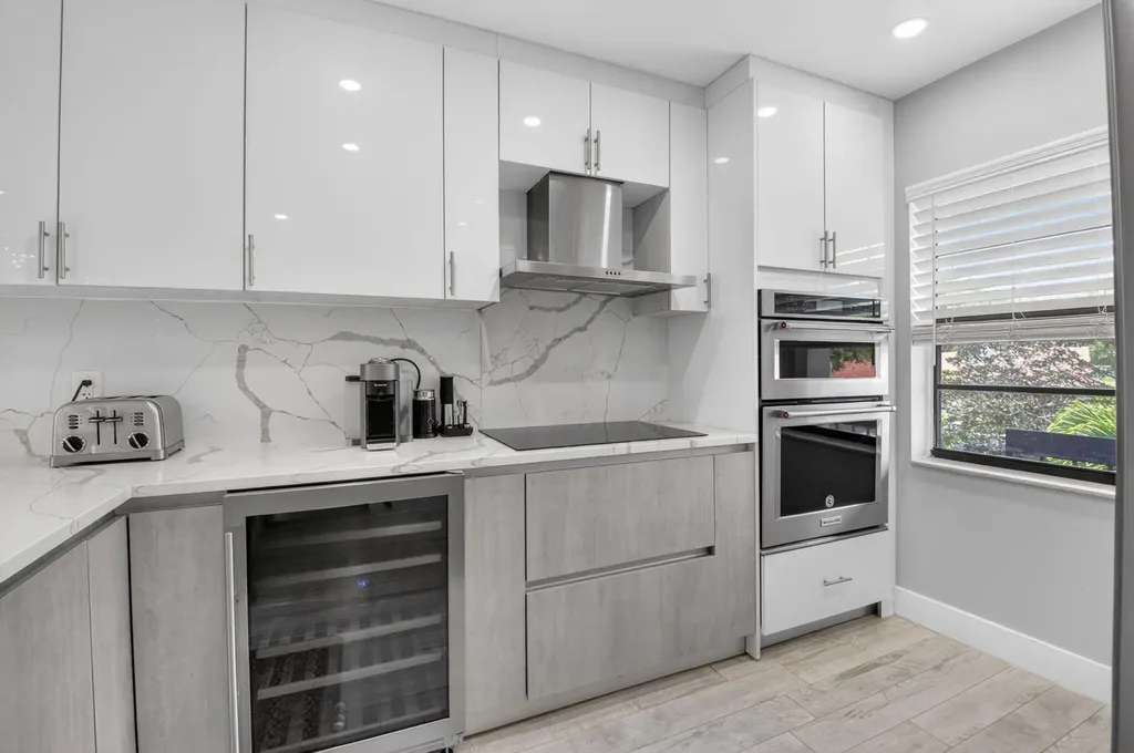 9299 Vista Del Lago Boca Raton FL 33428