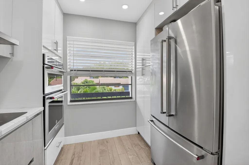 9299 Vista Del Lago Boca Raton FL 33428