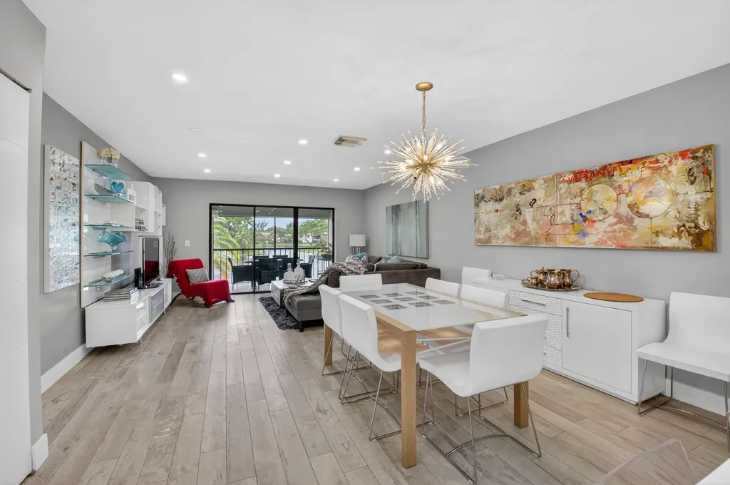 9299 Vista Del Lago Boca Raton FL 33428