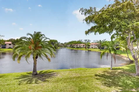 9299 Vista Del Lago Boca Raton FL 33428