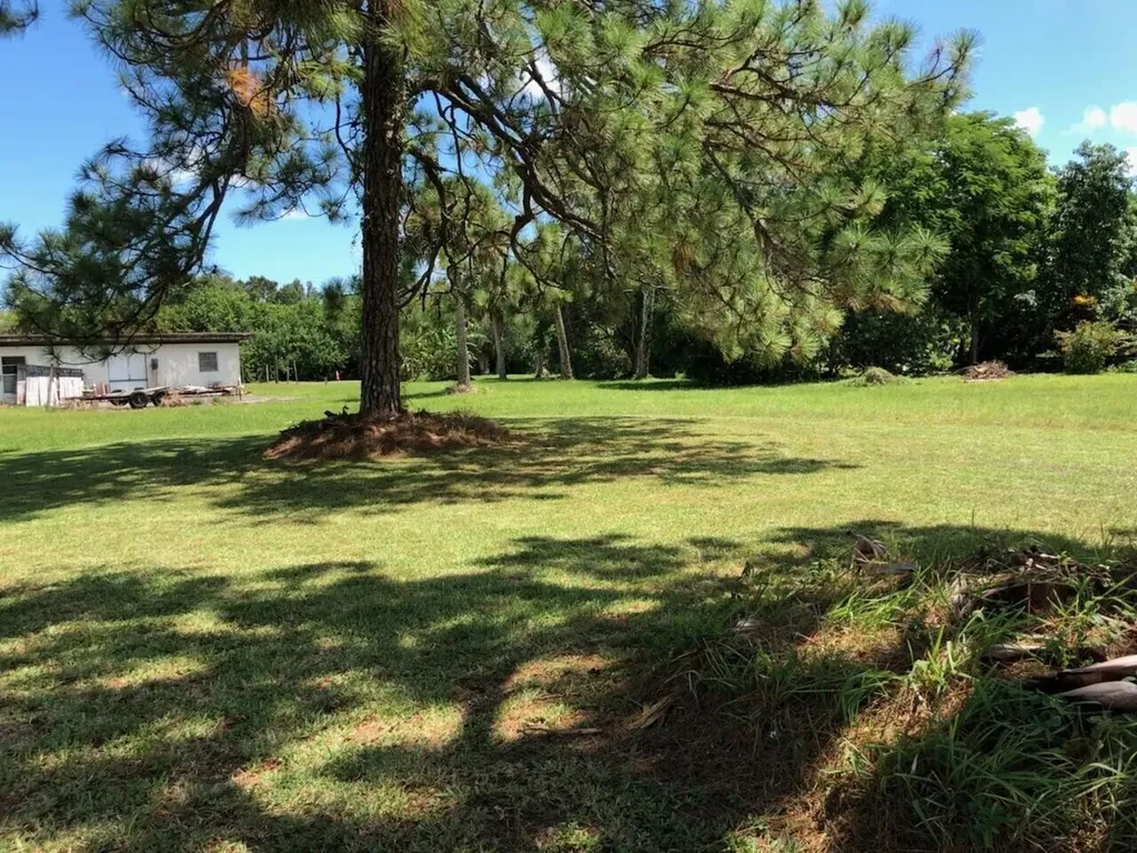 3805 Okeechobee Road Fort Pierce FL