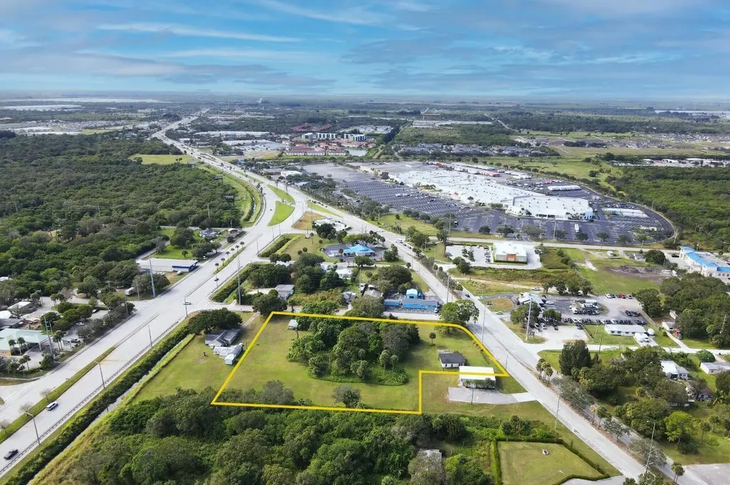 3805 Okeechobee Road Fort Pierce FL