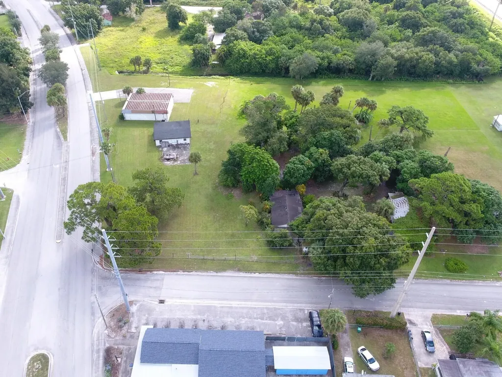 3805 Okeechobee Road Fort Pierce FL