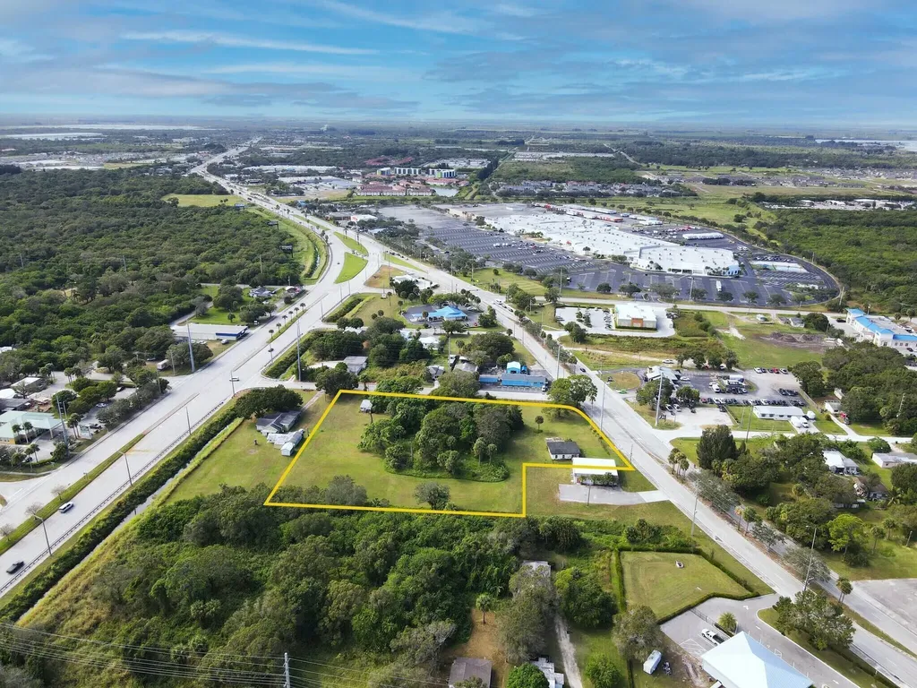 3805 Okeechobee Road Fort Pierce FL