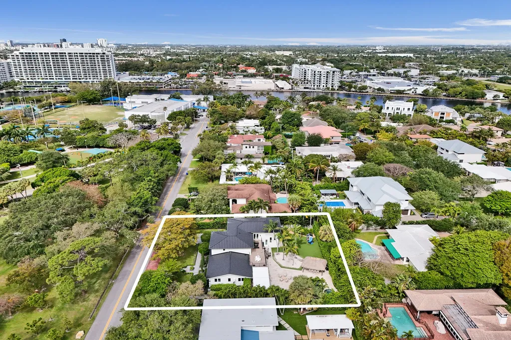 2421 NE 12th Street Fort Lauderdale FL 33304