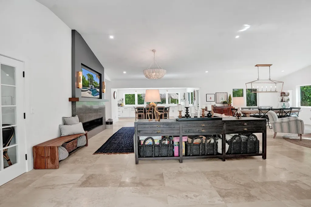 2421 NE 12th Street Fort Lauderdale FL 33304