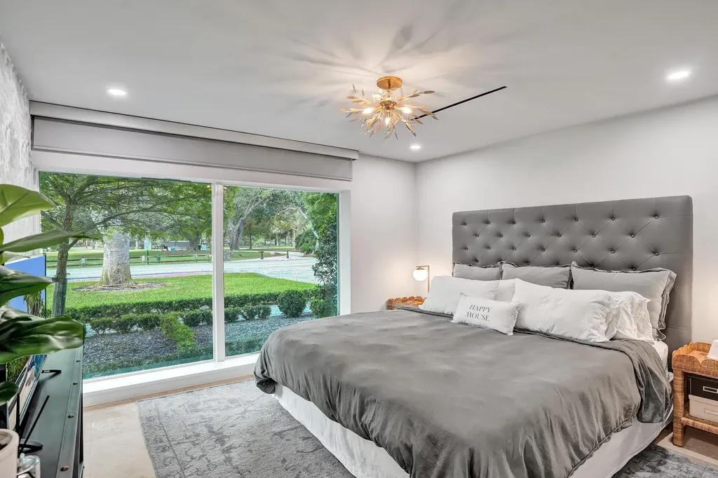 2421 NE 12th Street Fort Lauderdale FL 33304