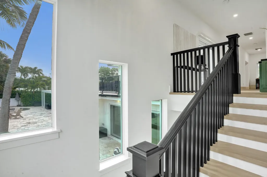 2421 NE 12th Street Fort Lauderdale FL 33304