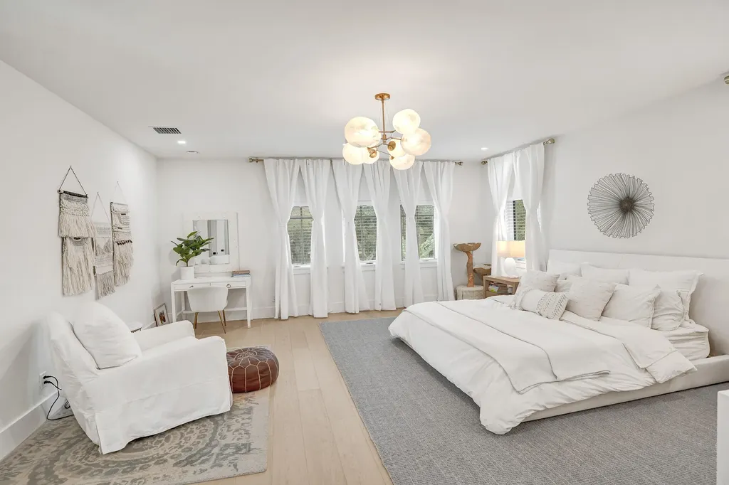 2421 NE 12th Street Fort Lauderdale FL 33304