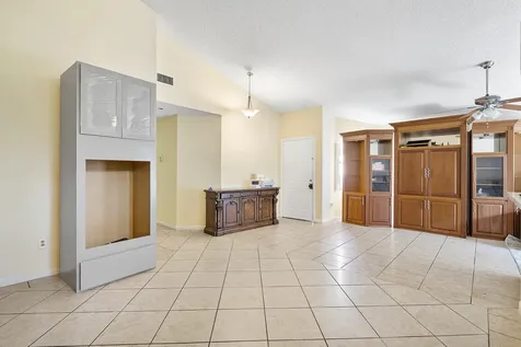 904 Magnolia Avenue North Lauderdale FL 33068
