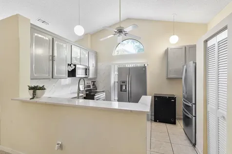 904 Magnolia Avenue North Lauderdale FL 33068