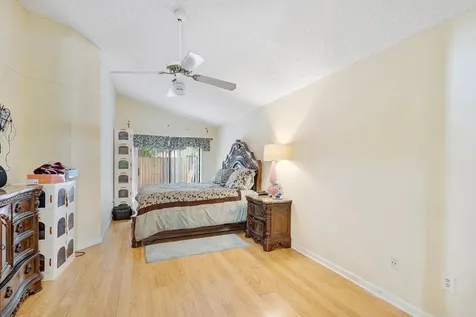 904 Magnolia Avenue North Lauderdale FL 33068