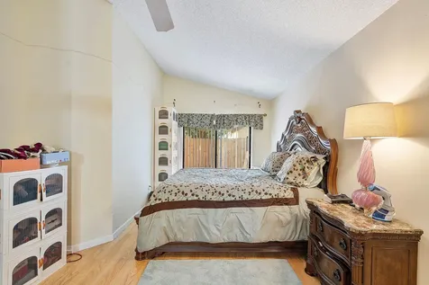 904 Magnolia Avenue North Lauderdale FL 33068